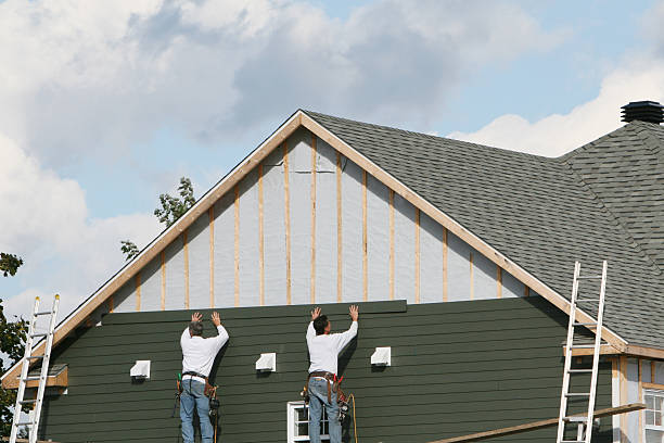 Professional Siding technician working in Milldale, CT